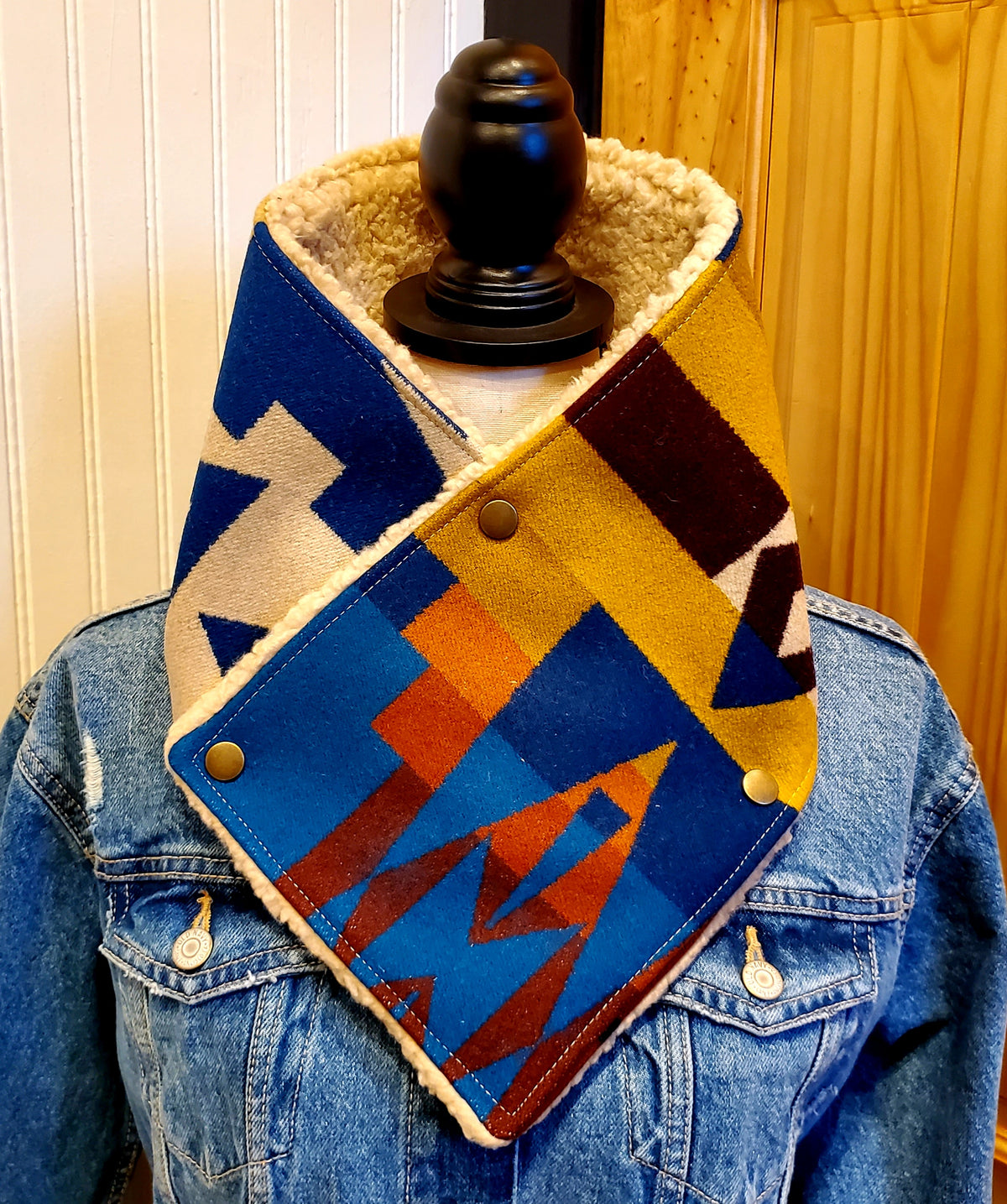 Wool/Sherpa Cowl Scarf - Siskiyou