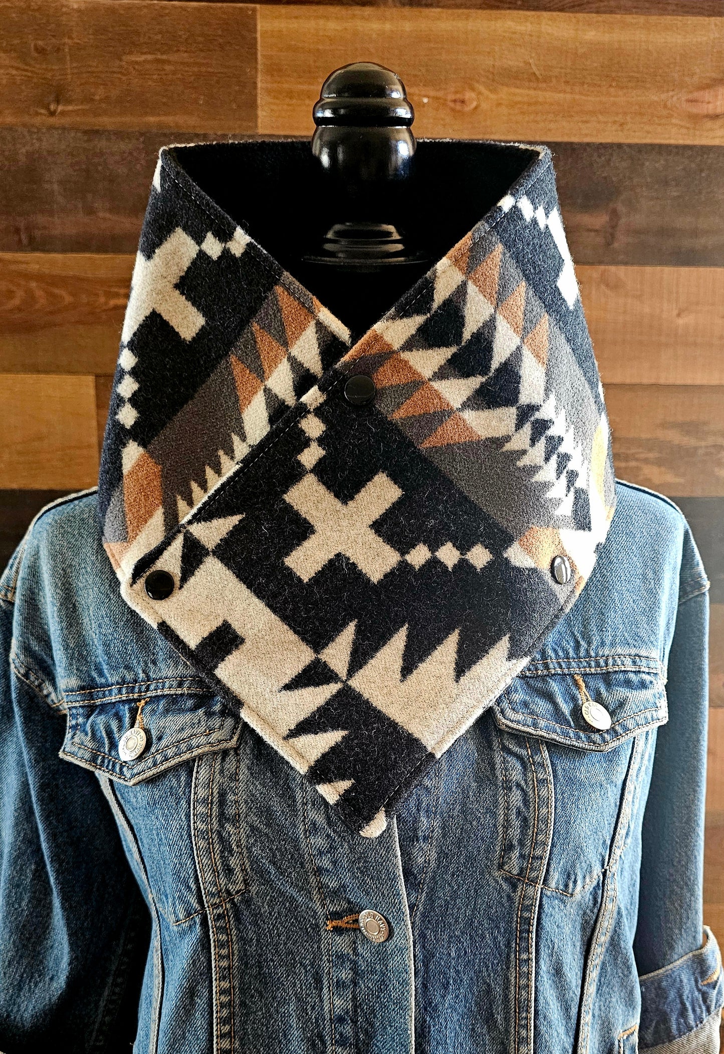 Wool Cowl Scarf - Spider Rock