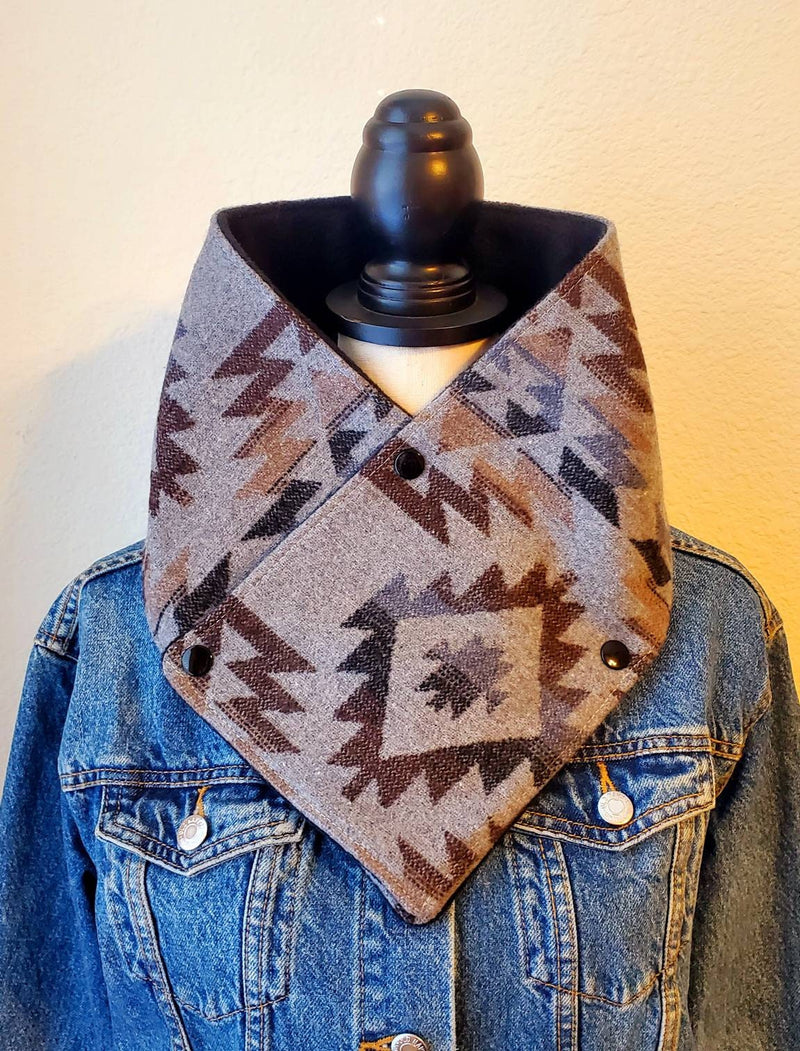 Women's Western Cowl - Grey Aztec