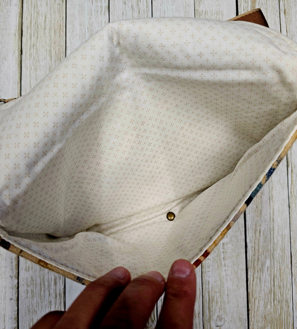 Open Shonto Wheatlands sling showing a light-colored interior lining.